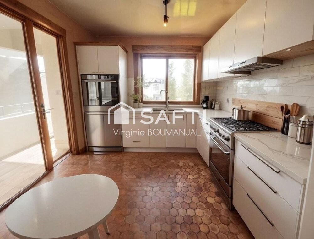 Maison de 103 m2 3 chambres avec sous sol et jardin clos de 1500m2 environ