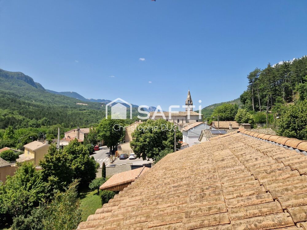 Spacieuse maison bourgeoise avec jardin, piscine et maison d'amis.