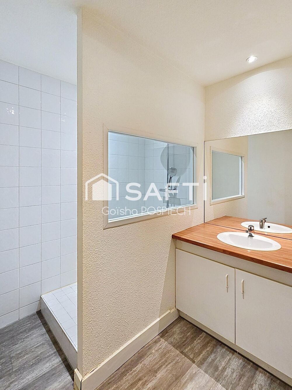 Vente Appartement À VENDRE  Appartement T2 de 46 m² en rez-de-chaussée avec 2 places de parking Saint-geoire-en-valdaine