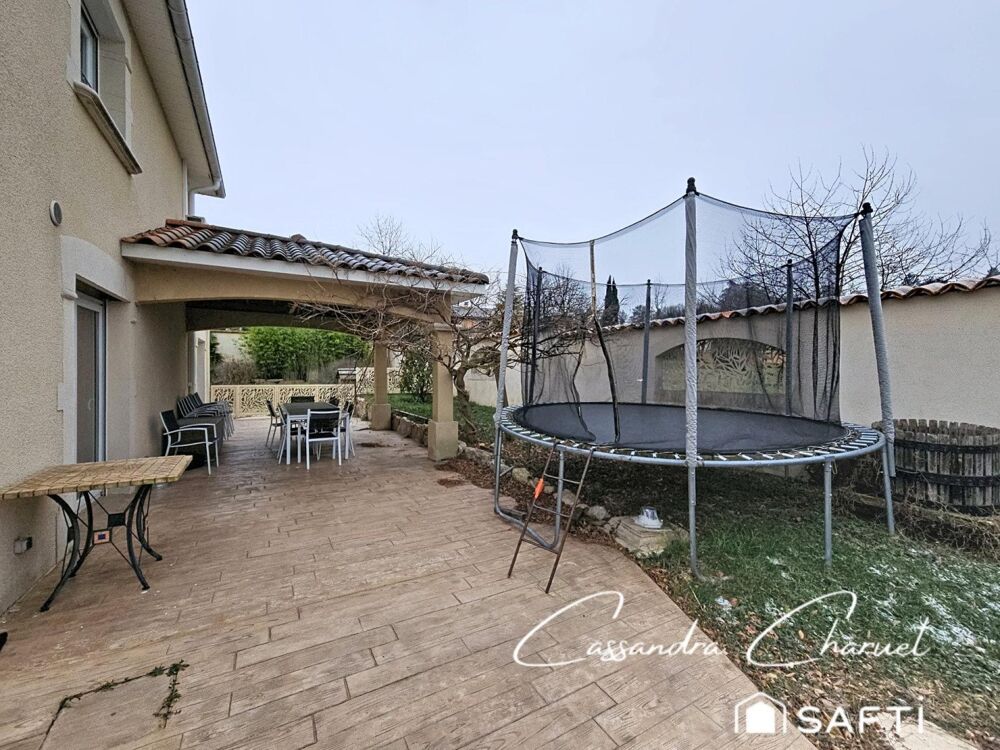 Maison contemporaine avec piscine