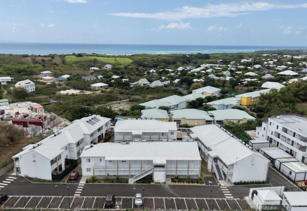 Vente Appartement Proche plage Bois Jolan - T3 Récent avec jardinet Sainte-anne
