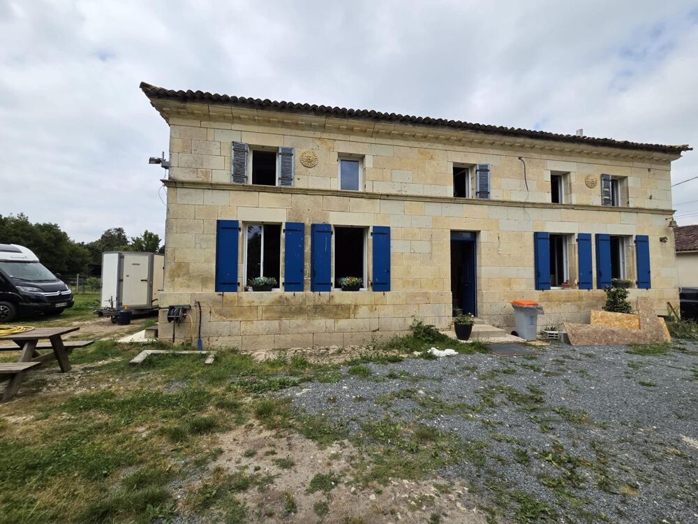Charmante maison en pierre à finir de rénover,