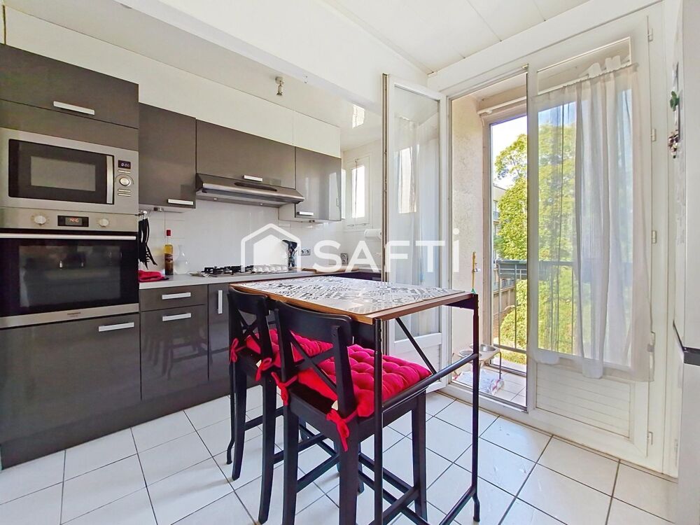 Vente Appartement À 10 min du RER E, spacieux 82 m² familial, lumineux et traversant,  3 chambres, résidence calme. Montreuil