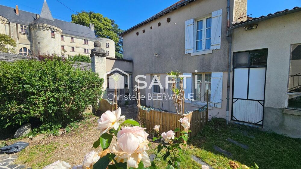 Ensemble immobilier de charme en Sud Touraine  2 maisons face à un château du XV? siècle