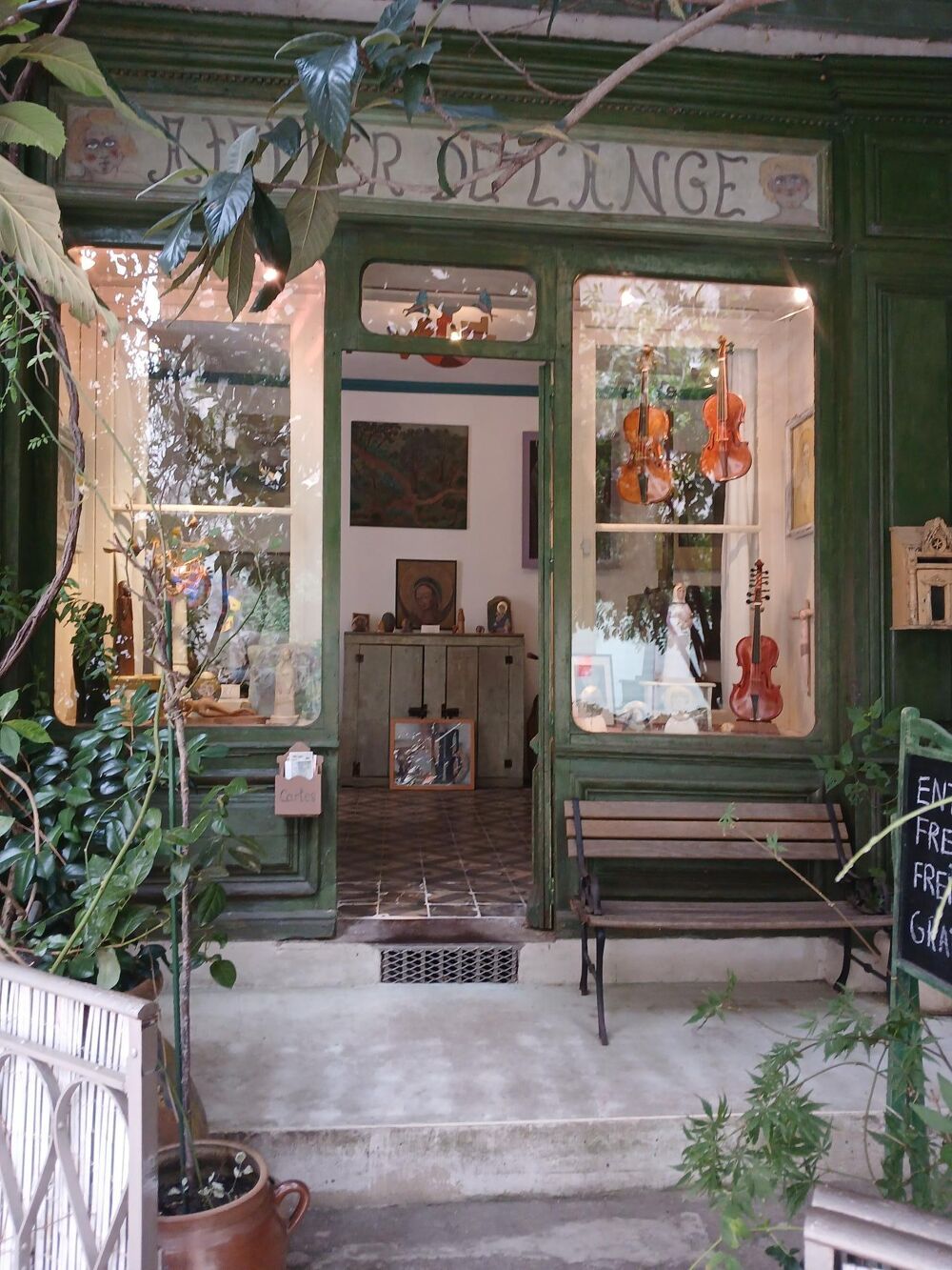 Vente Maison Maison d'artiste avec galerie, ateliers, cour et jardin en bord de rivière – Au cœur d'un des plus beaux villages de France Olargues