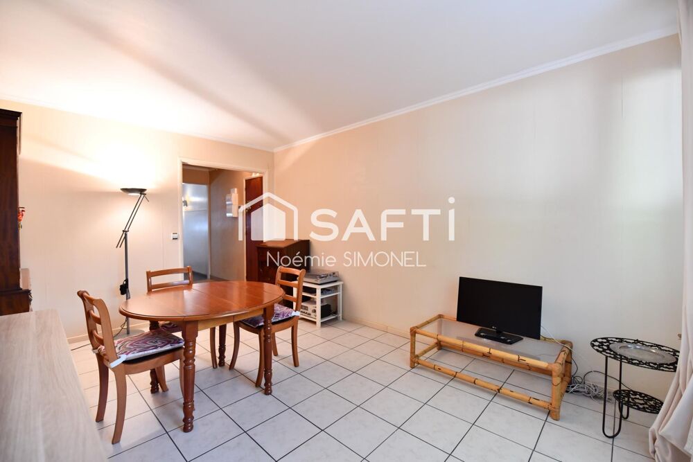 Appartement de trois pièces! Ravalement récemment réalisé!