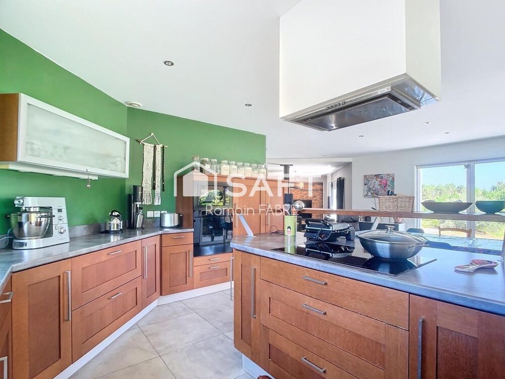 Vente Maison Maison d'architecte de 6 chambres avec Double garage et très grand terrain au calme Laruscade