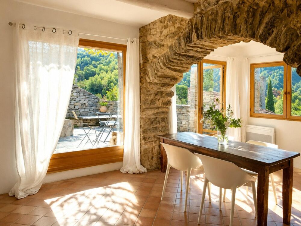 Vente Maison ? Coup de cœur pour les amoureux de la nature !  Charmante maison de village de 53 m² avec 50 m² d'atelier à aménager selon vos Saumane-de-vaucluse