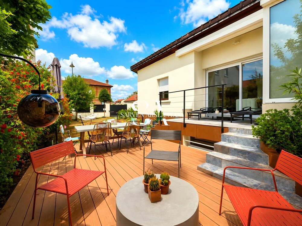 Maison familiale rénovée 180 m², terrain 350 m², métro à 500 m, écoles et commerces à pied