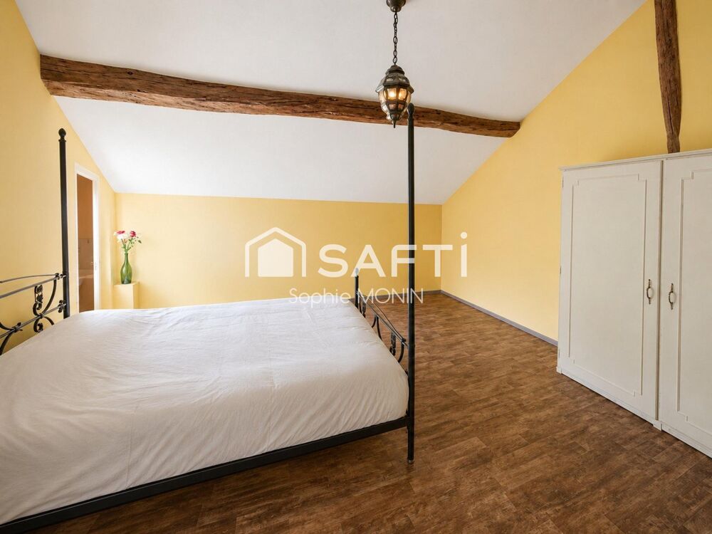 Vente Maison Corps de ferme rénové d'environ 210 m² avec 230 m² de dépendances sur 2 500 m² de terrain – Laiz (01290) Laiz