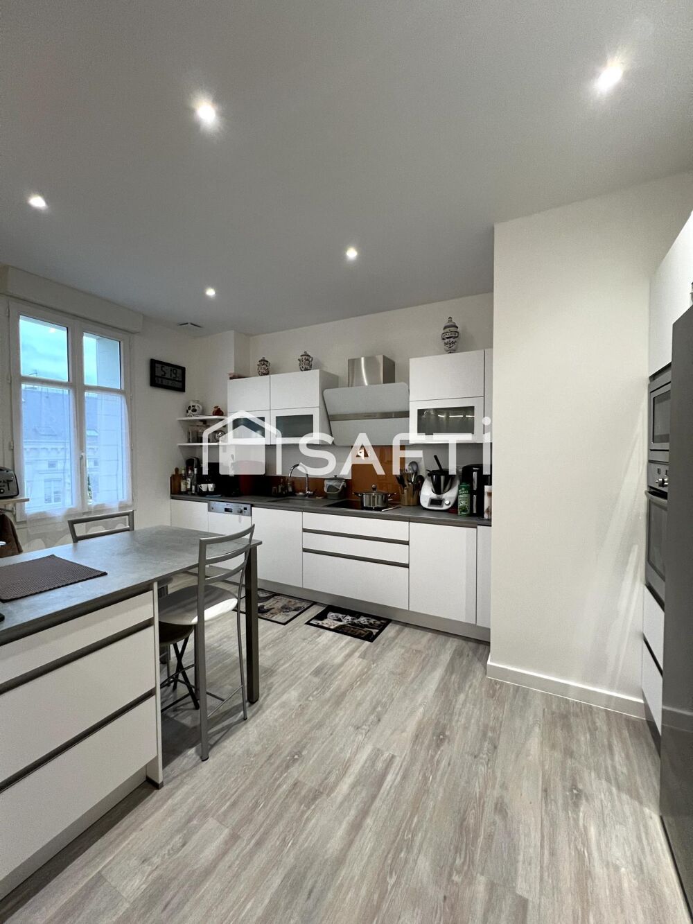 Vente Appartement APPARTEMENT  DE PRESTIGE CENTRE VILLE DE CHÂTELLERAULT – BD BLOSSAC Châtellerault