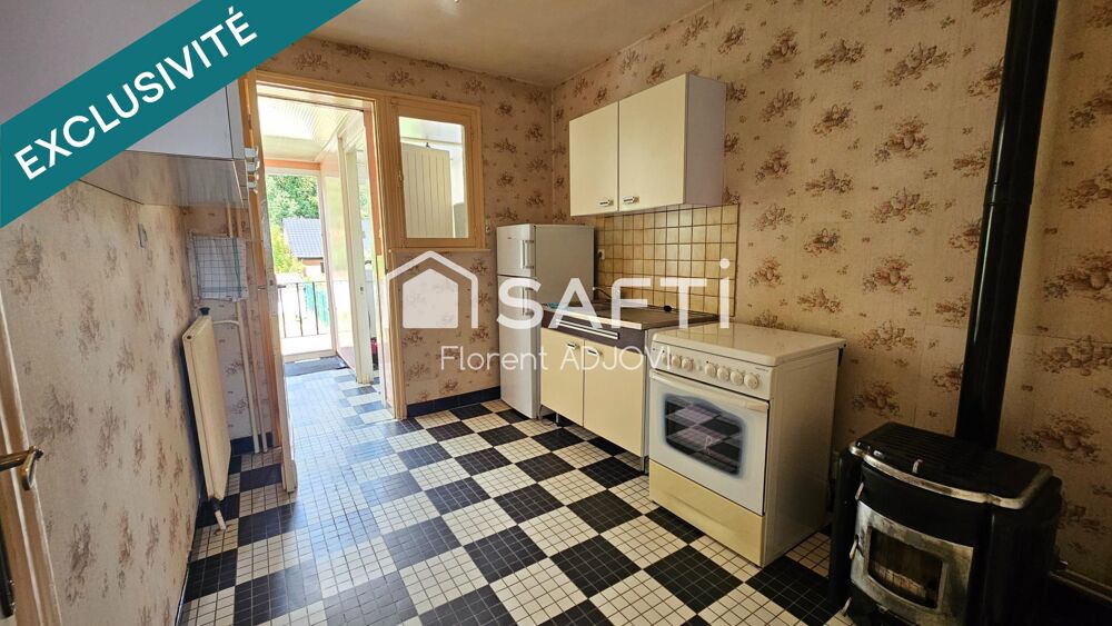 Vente Maison Donnez vie à vos projets dans cette maison idéalement située,offrant de multiples possibilités d'aménagement et un véritable pot Wormhout
