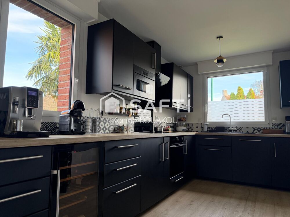 Vente Maison Venez découvrir cette jolie maison individuelle de 104m2 idéalement situé à deux pas du centre ville de Roncq et proche de toute Roncq