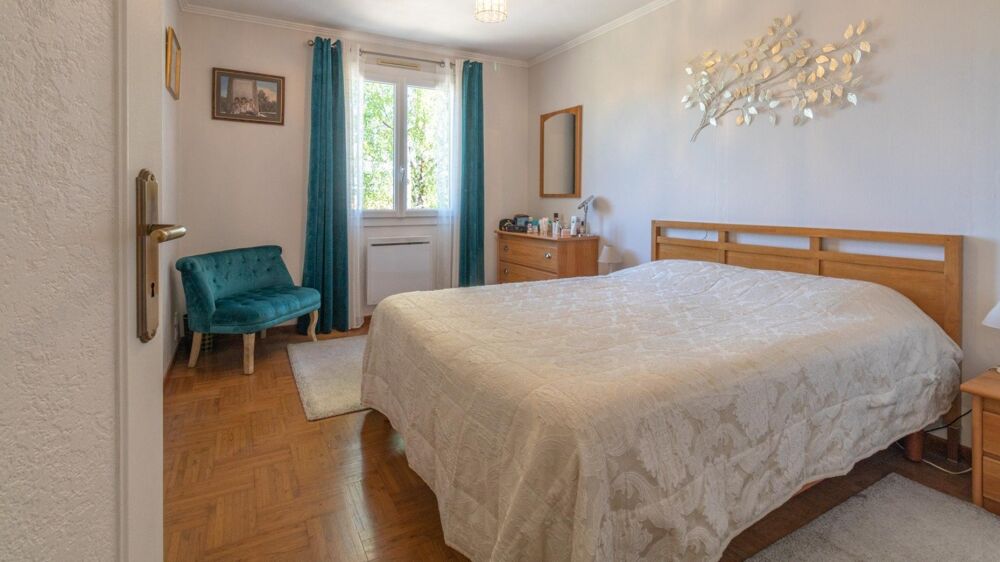 Vente Maison Plain-pied avec piscine et studio indépendant Saint-nexans