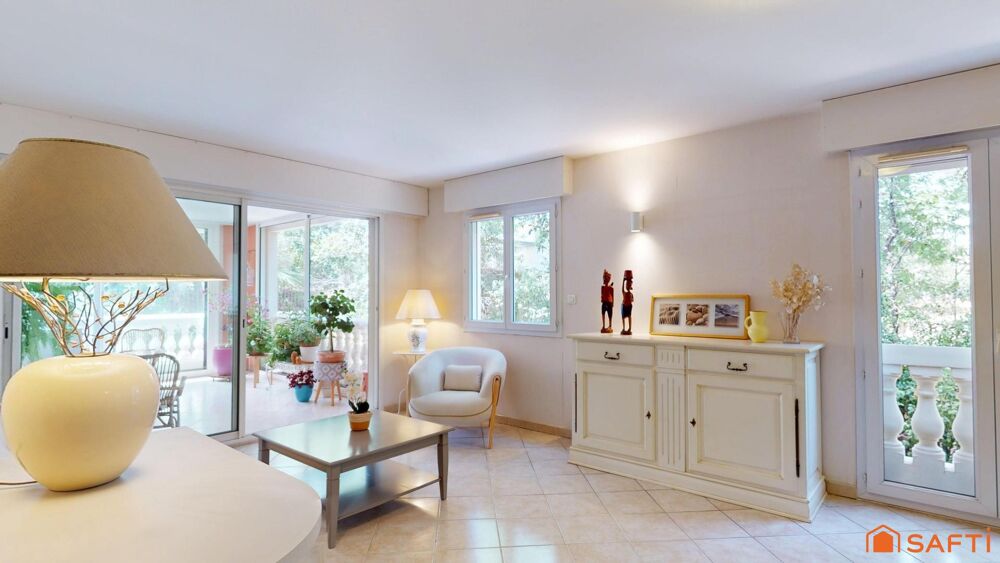 Vente Appartement À vendre – Appartement T3 de 80 m² avec terrasse fermée, parking et cave – Proche des plages et du centre-ville Le pradet