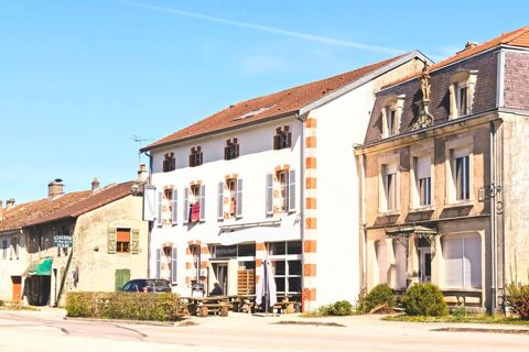 Rare, ce bel immeuble commercial contenant un restaurant renommé, sa terrasse et son appartement de fonction 158000 88630 Domremy-la-pucelle