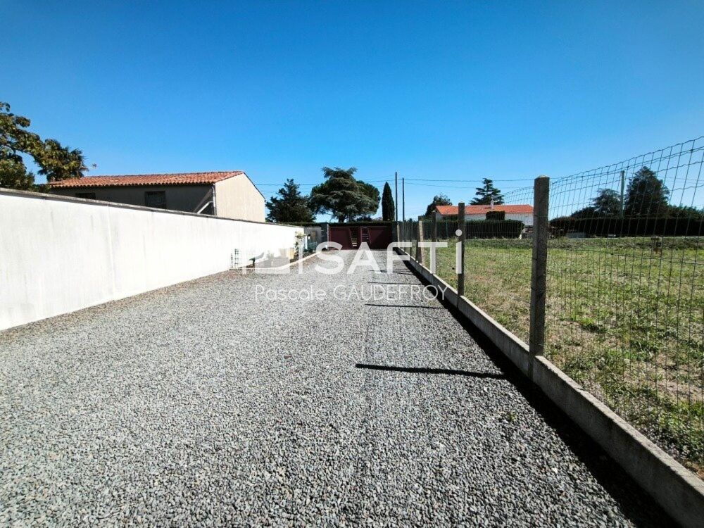 Vente Maison GÉMOZAC – MAISON PLAIN-PIED 103 M² – 3 CHAMBRES – GARAGE – TERRAIN 1 364 M² Gemozac