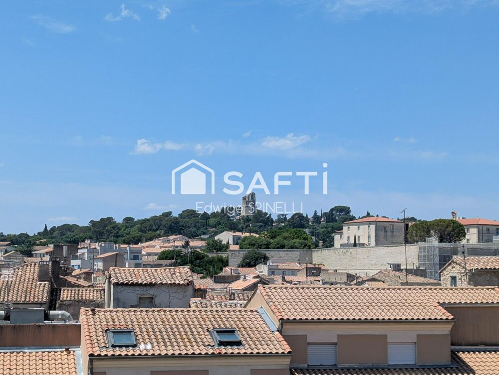 Appartement 5 pièces  101 m²  Dernier étage avec terrasse  Vue Tour Magne