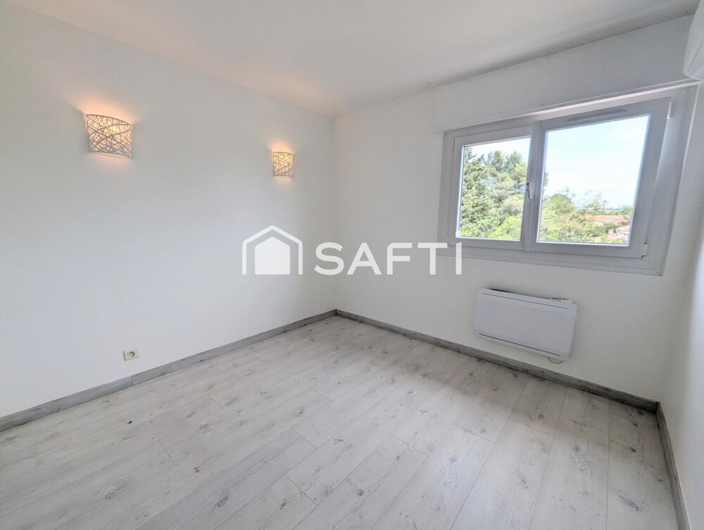 Vente Appartement NOUVEAUTE, appartement entièrement rénové dans une Résidence offrant un parking sécurisé Frejus