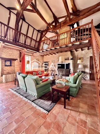  Maison à vendre 15 + pièces 550 m²