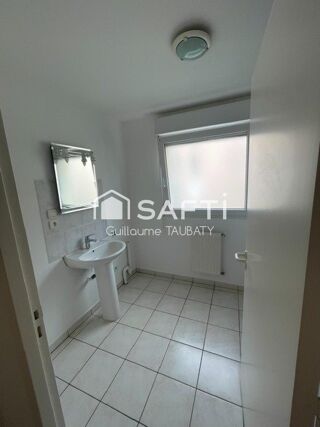  Appartement à louer 3 pièces 65 m²