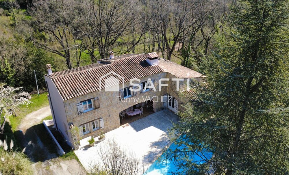 Deux habitations en pleine nature à Fayence (Var)