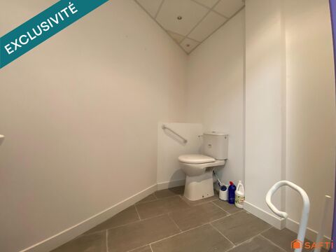   Local commercial en pied d'immeuble. 