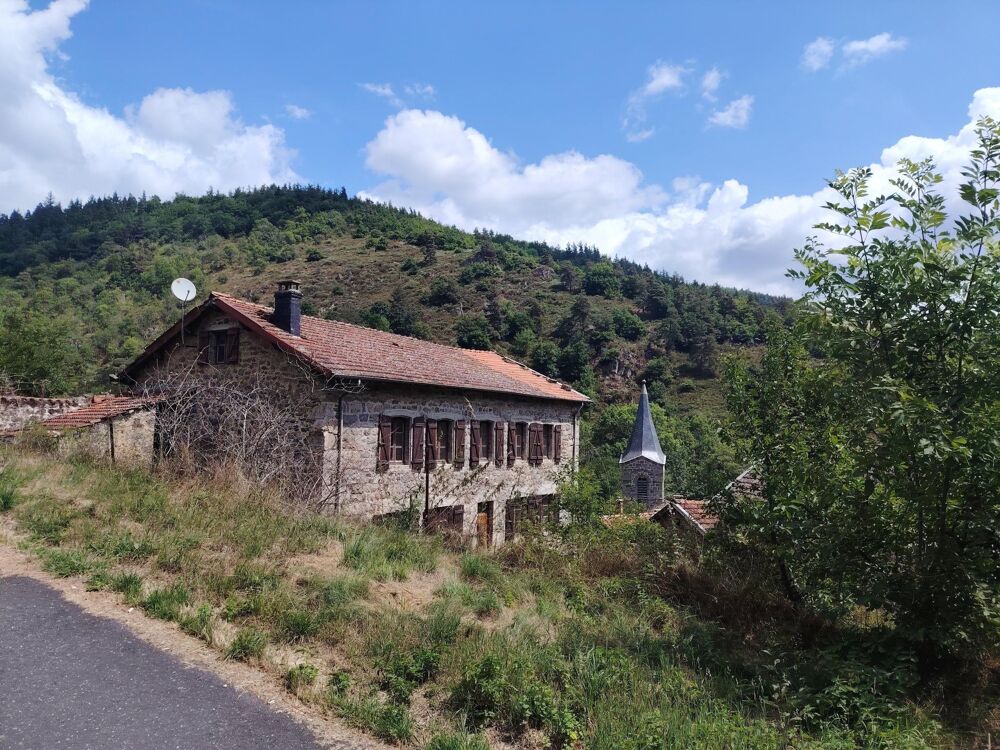 Grande maison en pierres