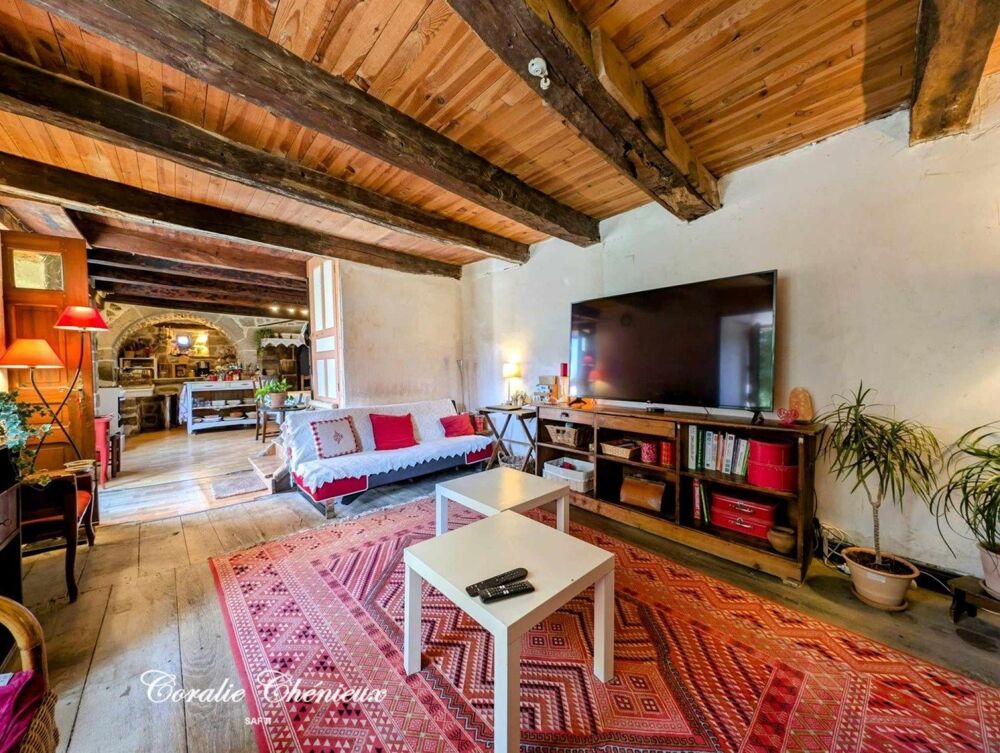 Vente Maison Jolie maison auvergnate avec grange et terrain Bassignac
