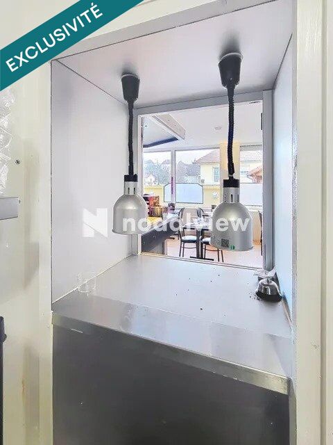   Au coeur de MORESTEL - Murs de restaurant 183 m² – Libres – Cuisine équipée + terrasse 
