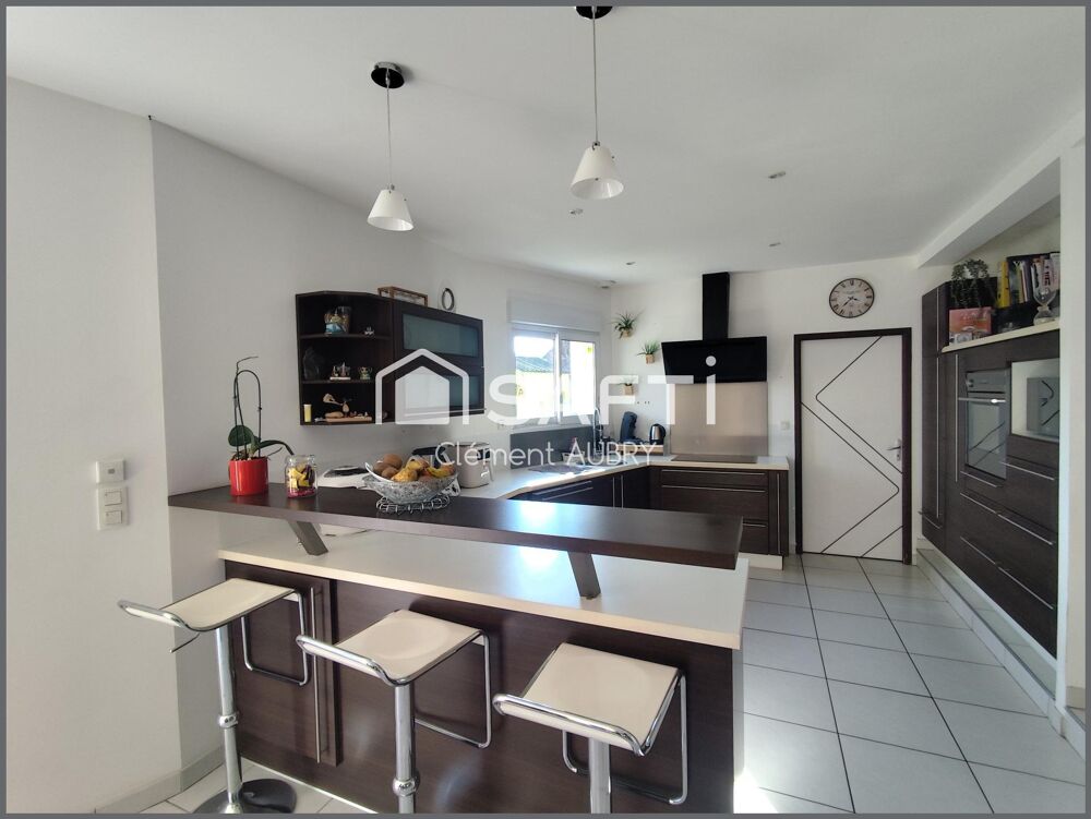 Beau pavillon familial avec terrain d'environ 600m² !!