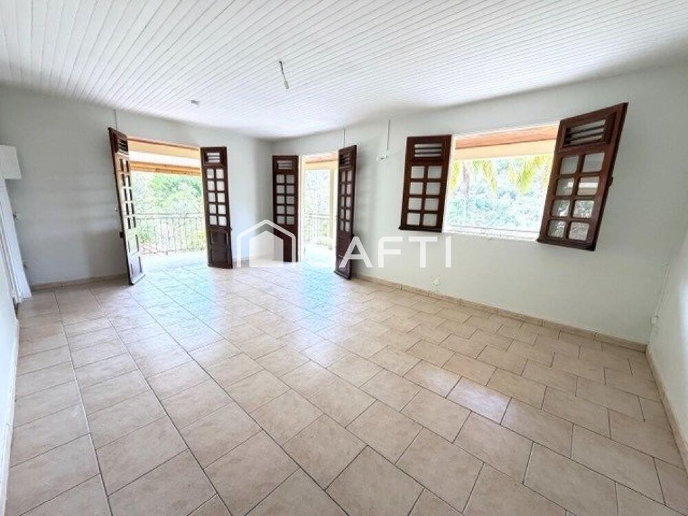 Location Appartement Location Bel appartement F4 100 m2 vue mer au Carbet Le carbet