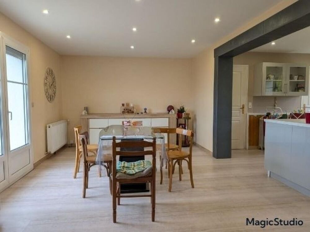 Vente Maison maison rénovée avec sous sol  avec terrain clos à ARC ET SENANS Arc-et-senans