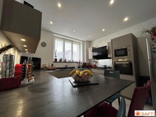  Maison  vendre 10 pices 170 m