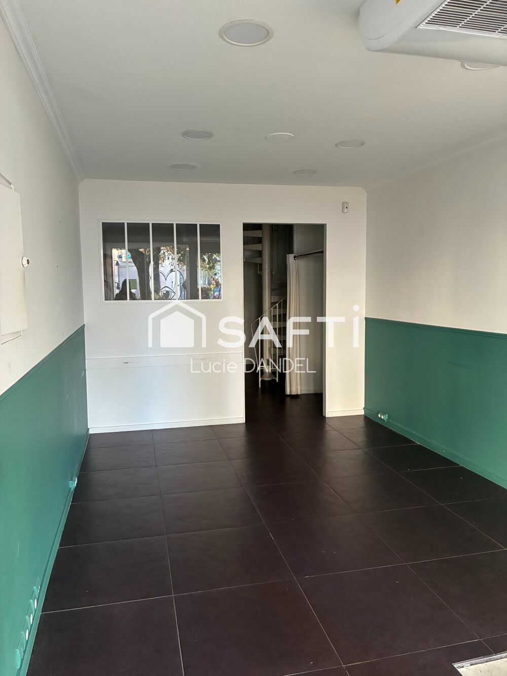   Local commercial à louer de 56m²- Centre ville 