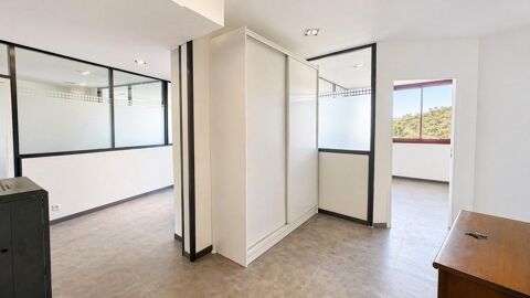 Location local professionnel 124 m&sup2; de plain pied 2930 83700 Saint-raphael