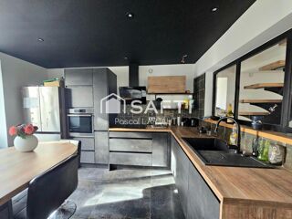  Maison � vendre 7 pi�ces 216 m�