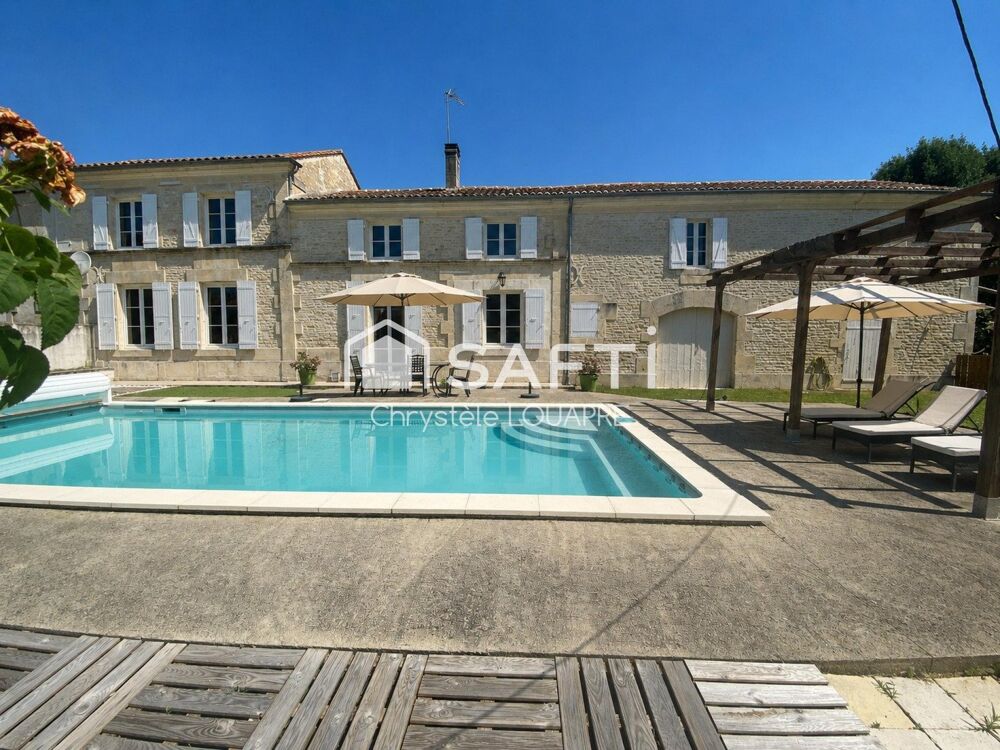 Vente Maison Maison charentaise 3 chambres avec une possible en RDC avec piscine et grand jardin Matha