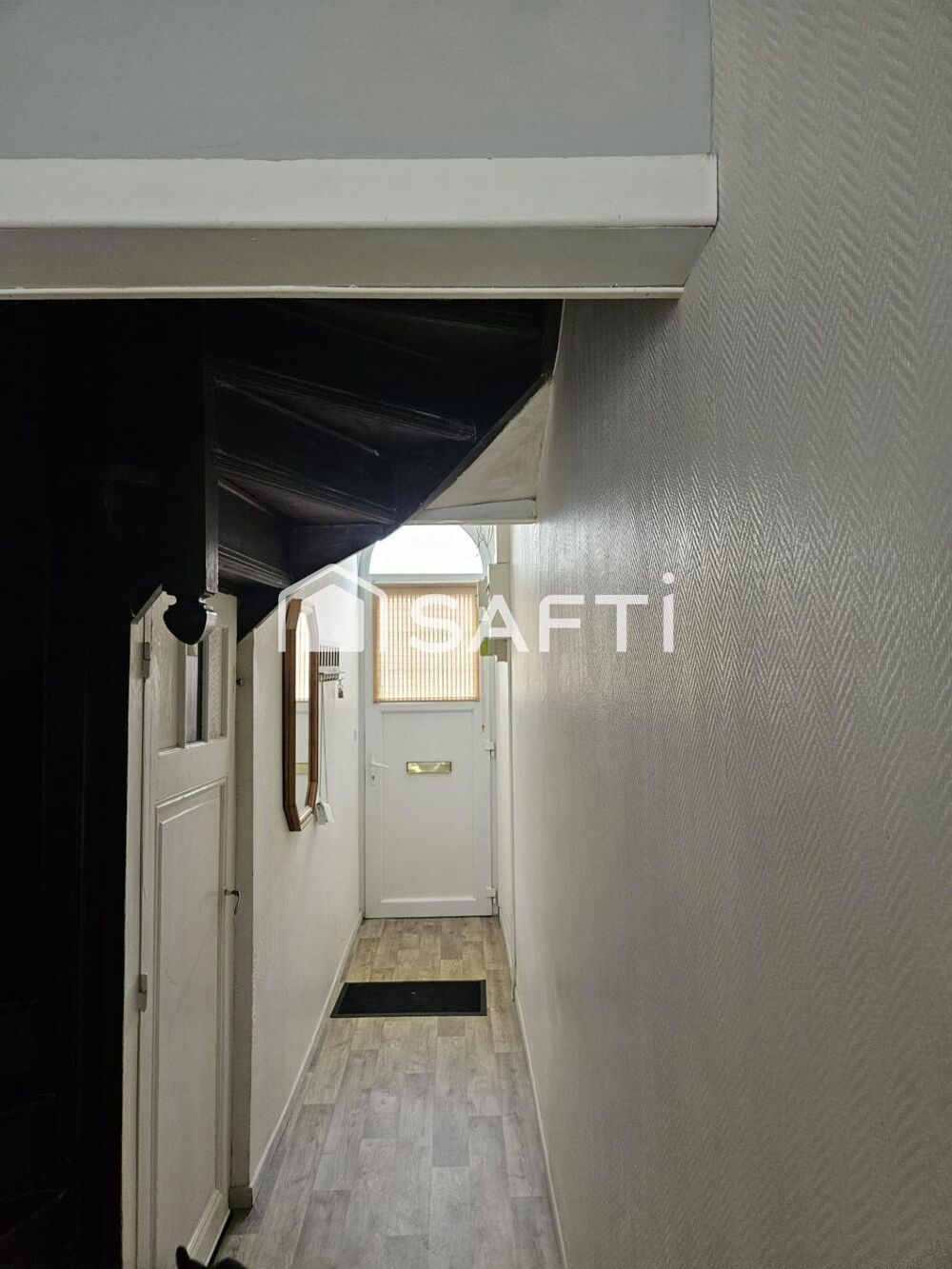 ? À VENDRE  Maison de ville 83 m²  3 chambres (possibilité 4)  Brebières ? Prix : 130 000 € FAI (Frais dAgence Inclus)