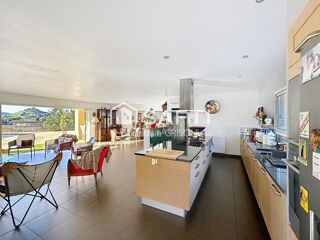  Maison � vendre 5 pi�ces 220 m�