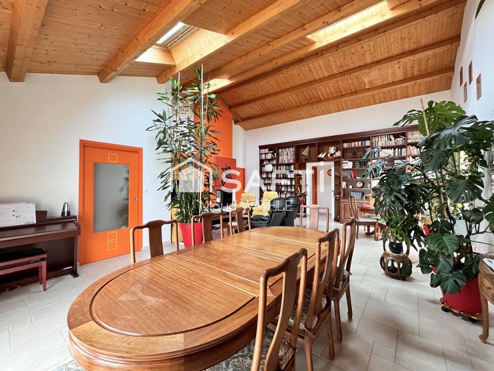Spacieuse maison familiale avec deux logements indépendants et un espace bien-être