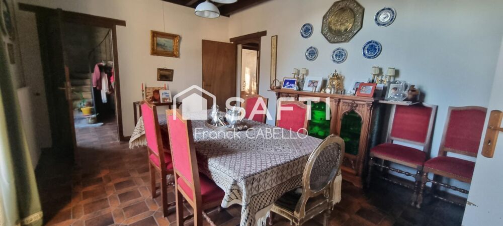 PROCHE VICHY DOMAINE AVEC 2 HABITATIONS SUR UN HECTARE