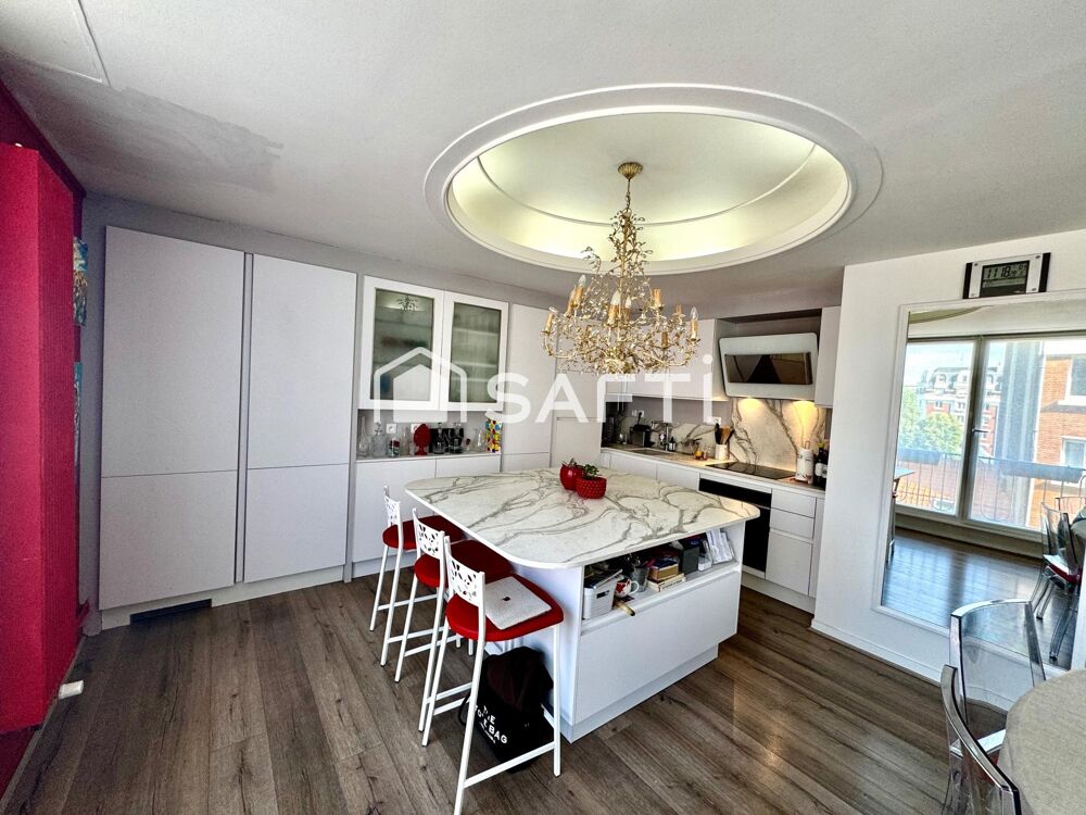Vente Appartement Lille T4 – 101 m², vue Treille, gares à 6 minutes à pied Lille