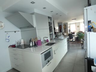  Appartement � vendre 4 pi�ces 168 m�