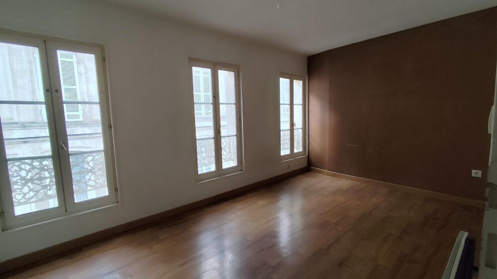 Vente Immeuble Immeuble rentable en centre ville / 200 m² Saint-jean-d'angely