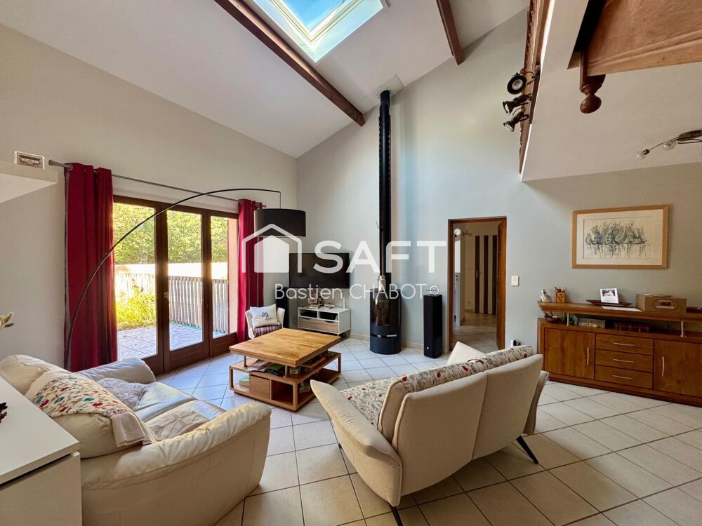 Vente Maison Maison traditionnelle de 129 m2, sur une parcelle de 2042 m2 Cestas