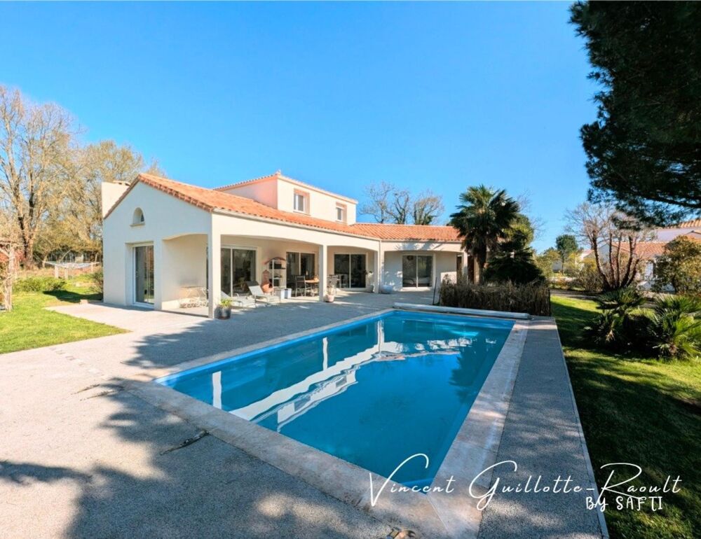 Maison/Villa 160 m² 5 pièces avec studio indépendant  Terrain clos et arboré de 3 500 m² avec piscine