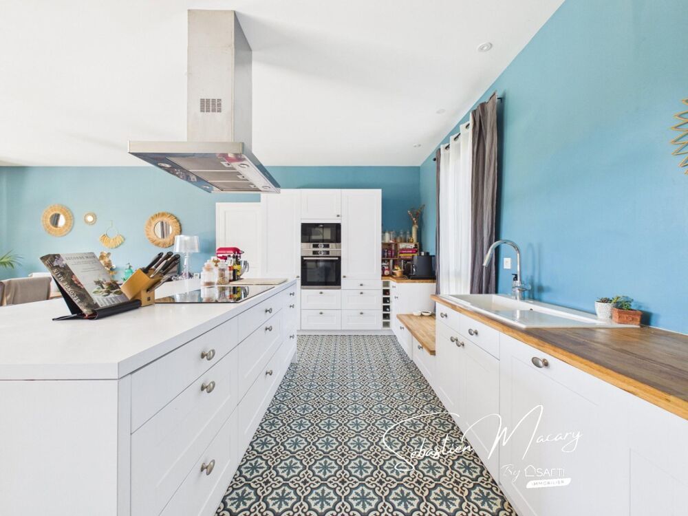 Vente Maison Maison en pierre avec piscine et dépendances Salleboeuf