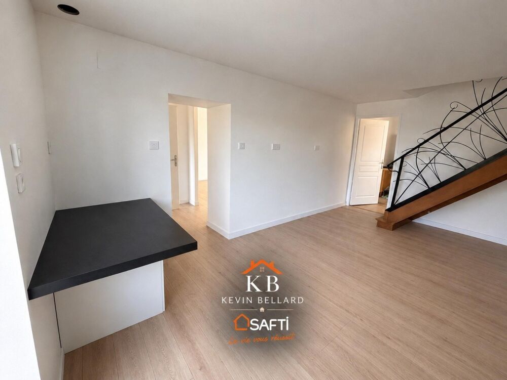 Vente Maison maison mitoyenne entièrement rénovée se composant de trois chambres dont une suite parentale ainsi qu'un grand séjour Exideuil sur vienne