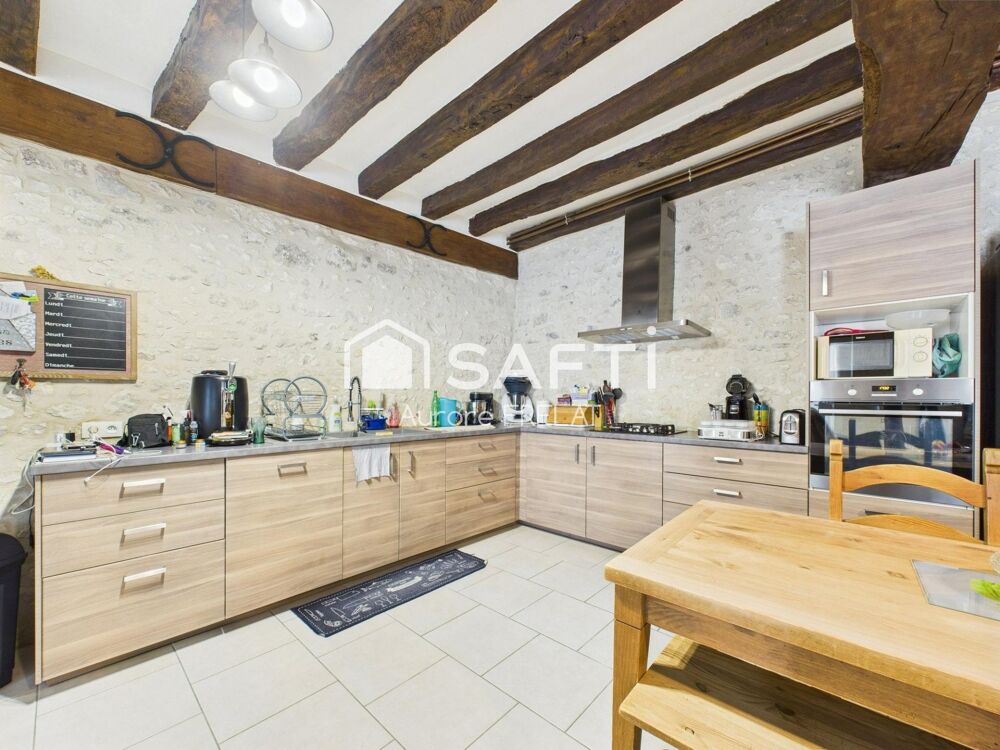 Vente Maison Magnifique corps de ferme rénové avec piscine, dépendances et terrain à exploiter – 2535 m² Maille